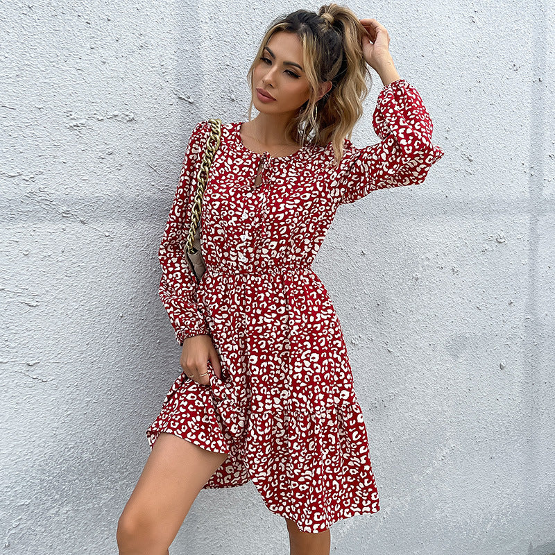 Women's midi dress with tailored cut, flounce skirt and long sleeves Chichicherry