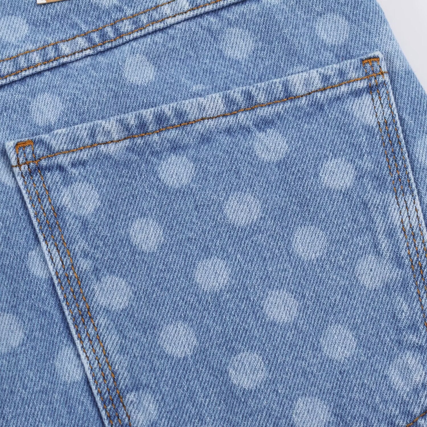 Women Short-Cut Wide-Leg Jeans with Polka Dot Pattern and High Waist Chichicherry