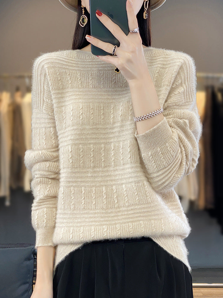 Women Oversized Fine Knit Sweater with Structural Blocks, Mohair Look and Round Neck Chichicherry