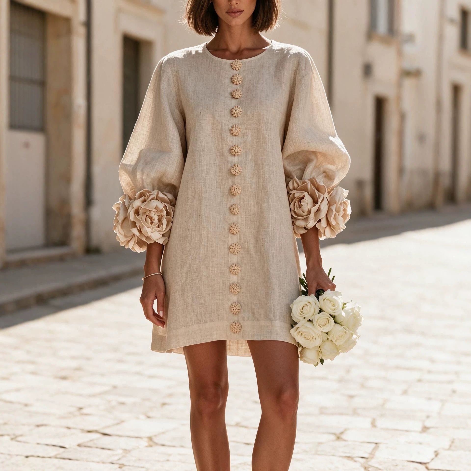 Damen Kurzkleid aus Leinen mit voluminösen Ballonärmeln und 3D-Blumenmanschetten Chichicherry