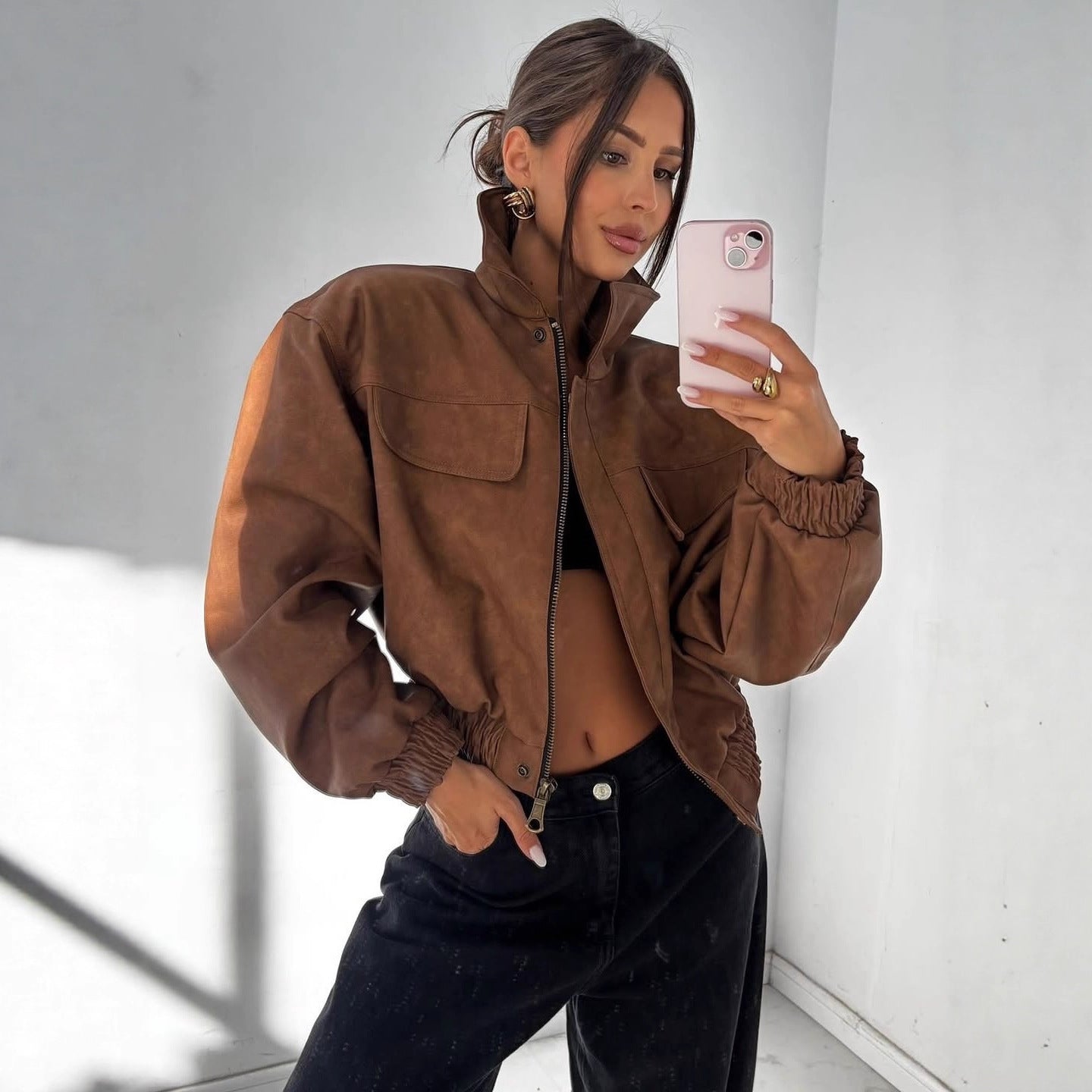 Damen Kurz geschnittene Kunstlederjacke mit aufgesetzten Brusttaschen Chichicherry