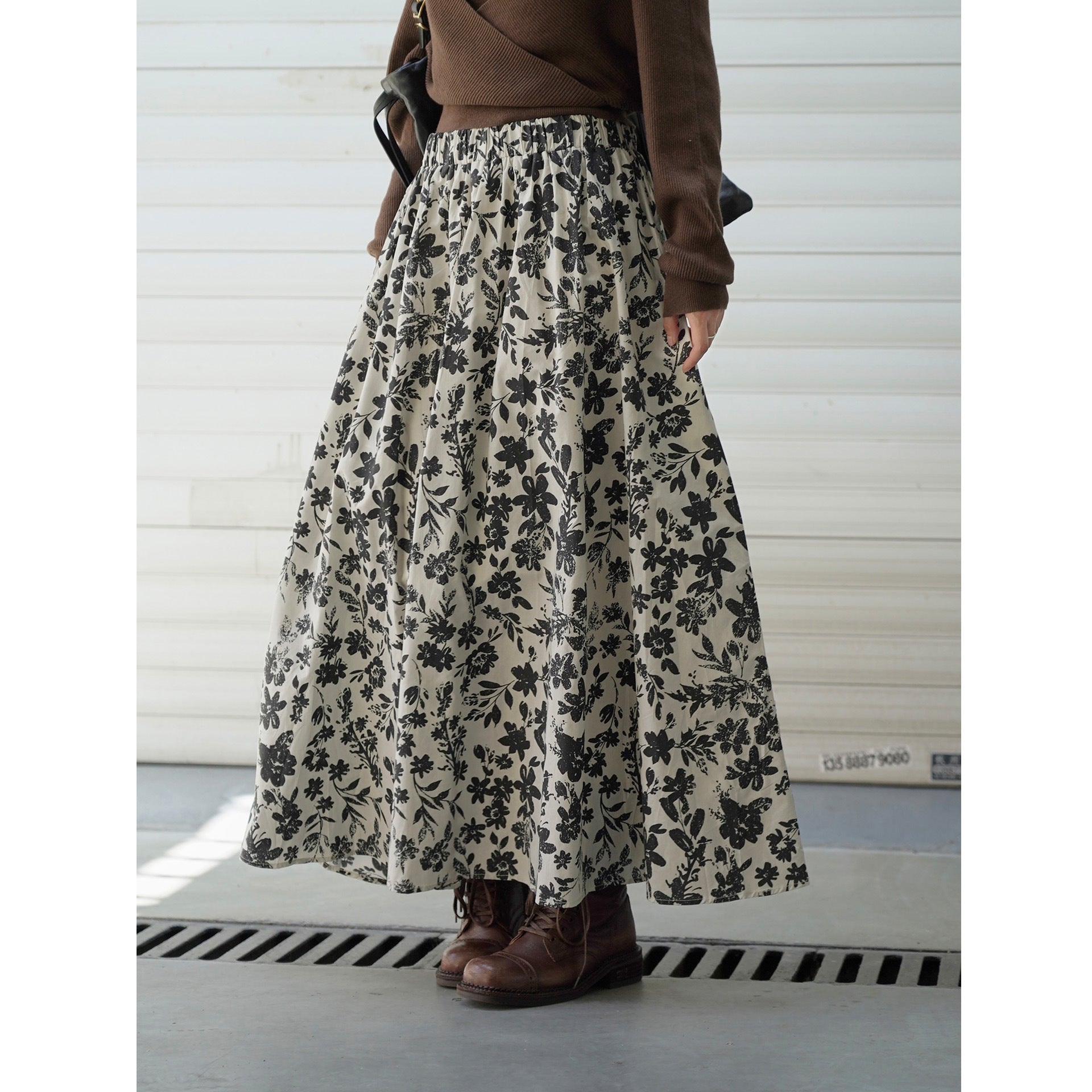 Women's Wide Midi Skirt with Gathered Waistband and Floral Pattern Chichicherry