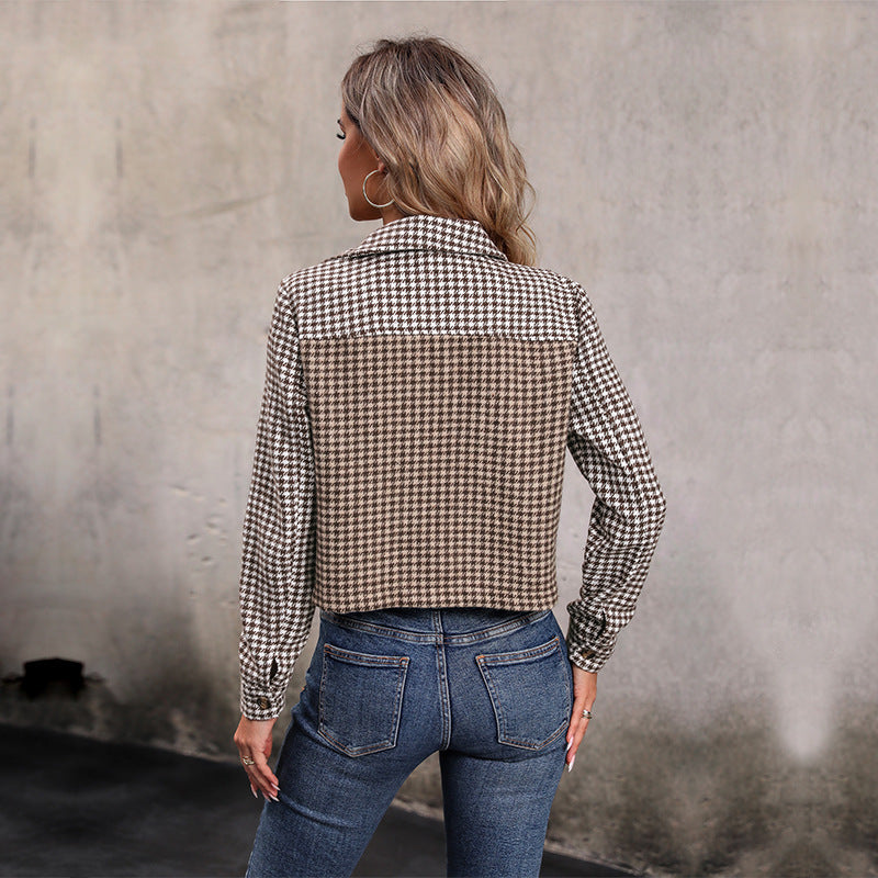 Women short-cut bouclé transitional jacket in houndstooth with patch chest pockets Chichicherry