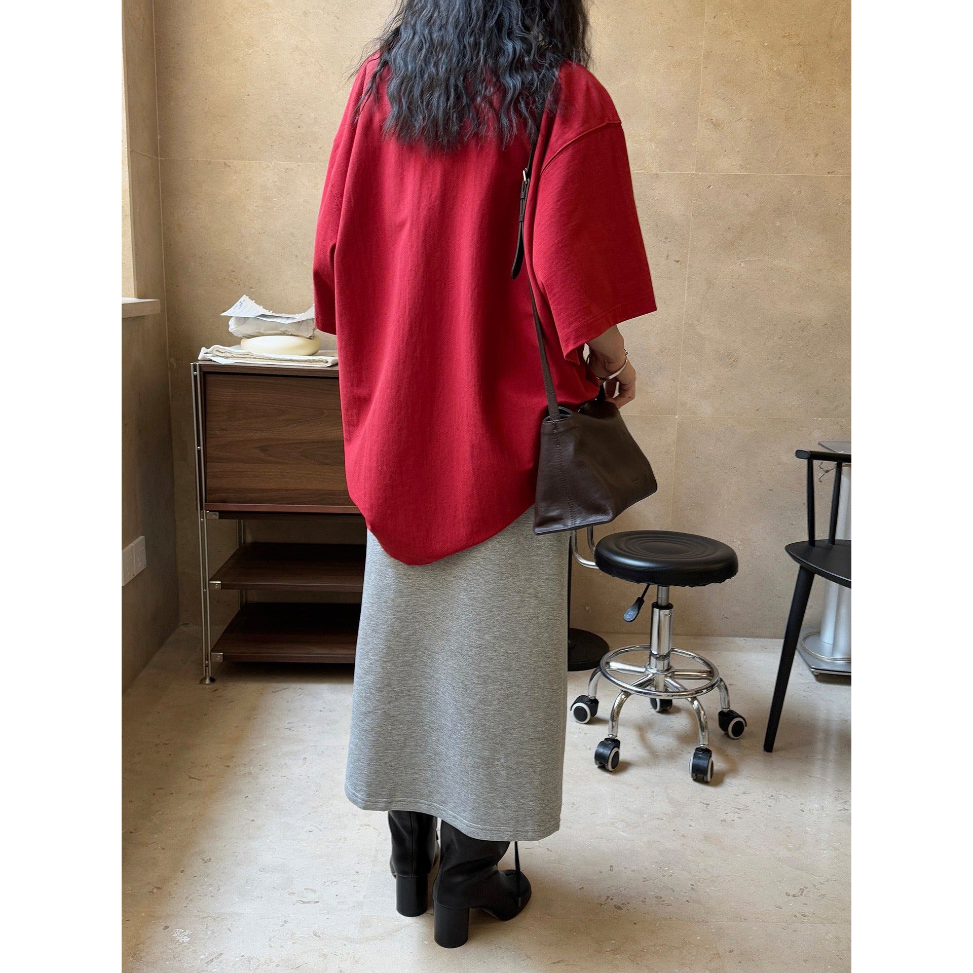 Women's midi skirt made of sweat with a high, gathered waistband and patch pockets Chichicherry