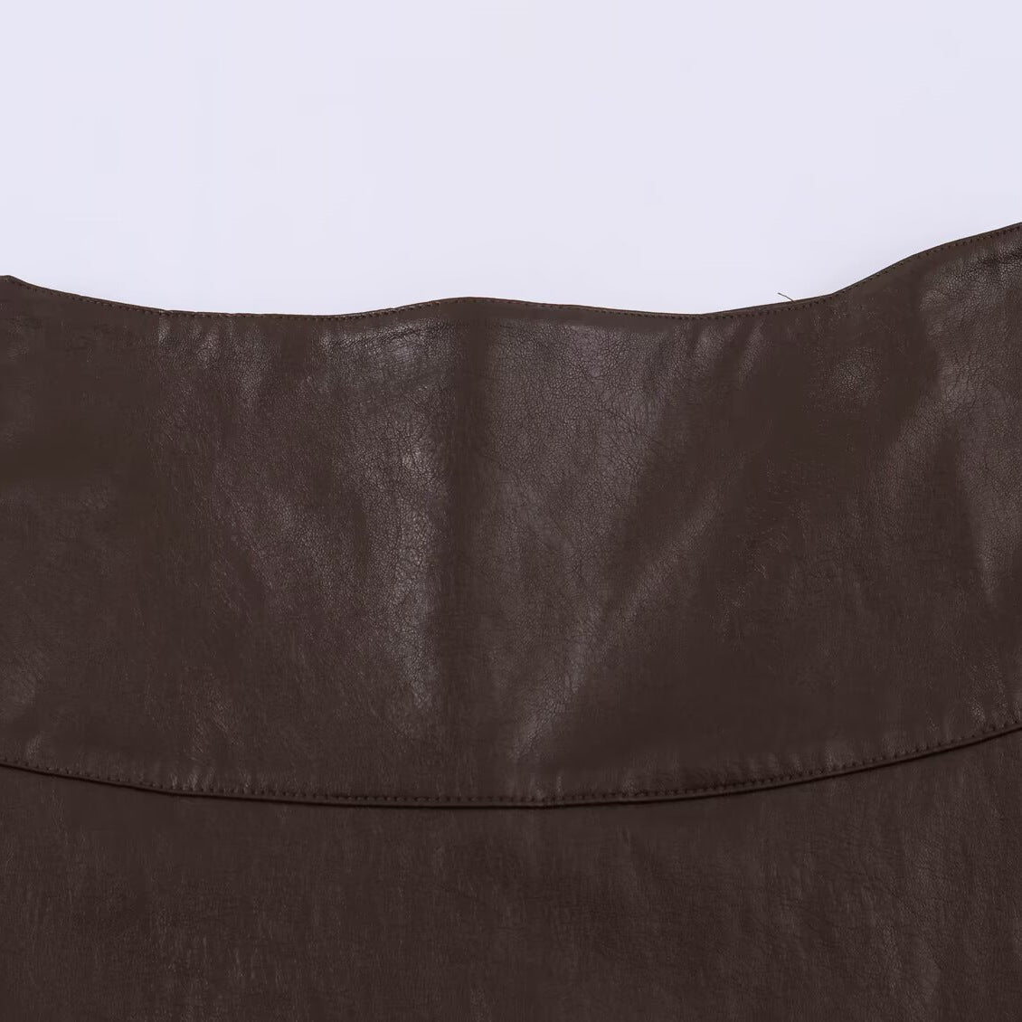 Women's midi skirt in leather look with high waist and flared cut Chichicherry