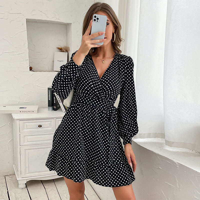 Women's wrap dress with V-neck, puff sleeves and ruffled hem