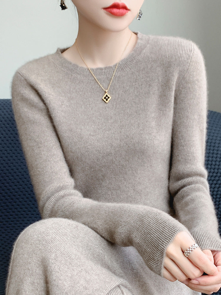 Women's Soft Fine Knit Sweater with Wavy Round Neckline and Cashmere-like Surface Chichicherry