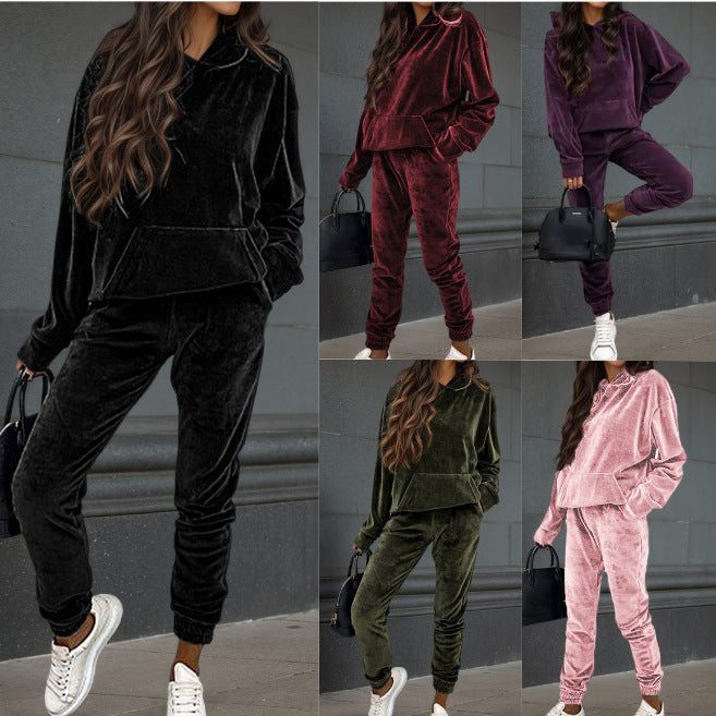 Women's Velvet Hoodie and Jogging Pants Set with Oversized Cut Chichicherry
