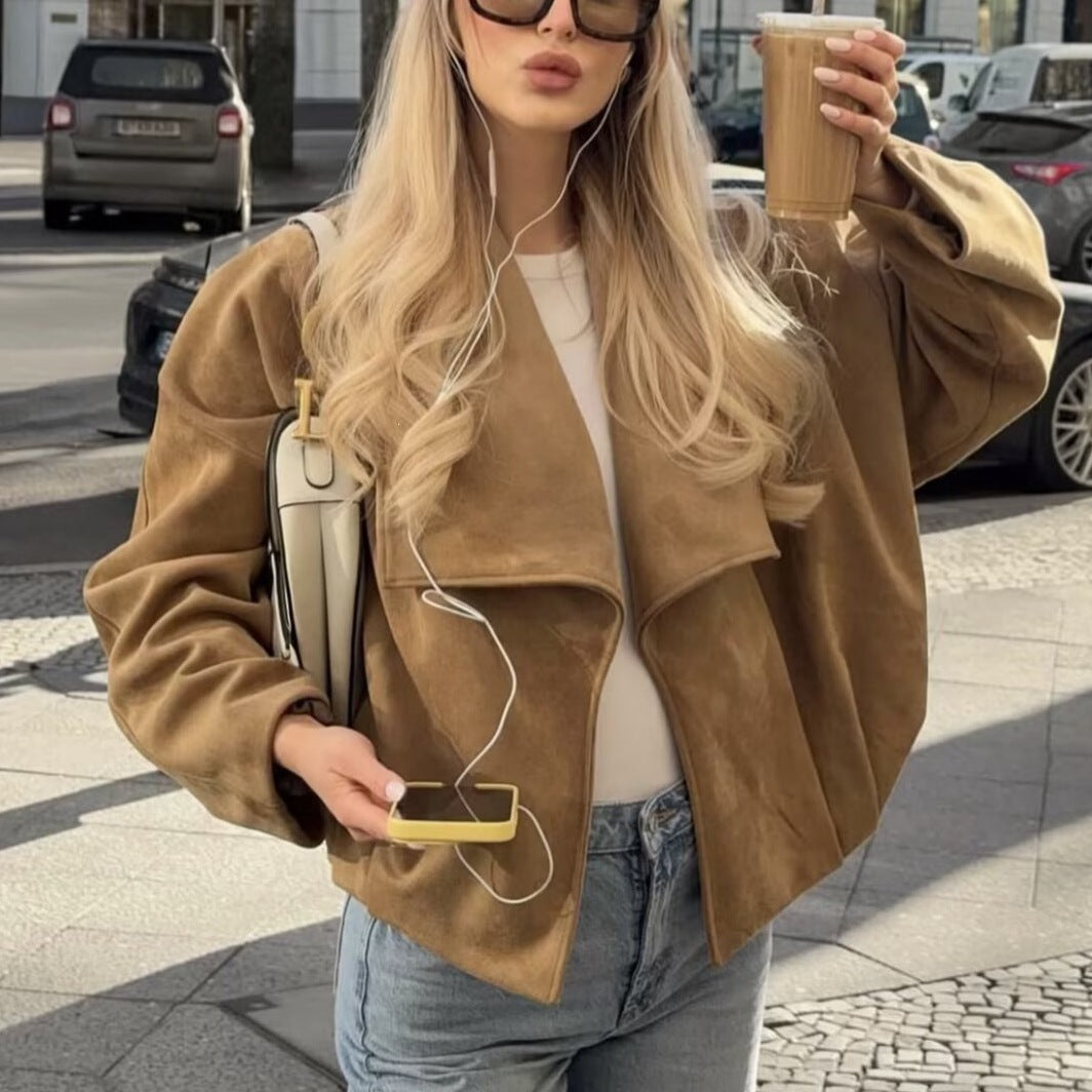 Women's Short Oversized Jacket made of Suede Fabric with Wide Shawl Collar, Raglan Sleeves, and Gathered Hem Chichicherry