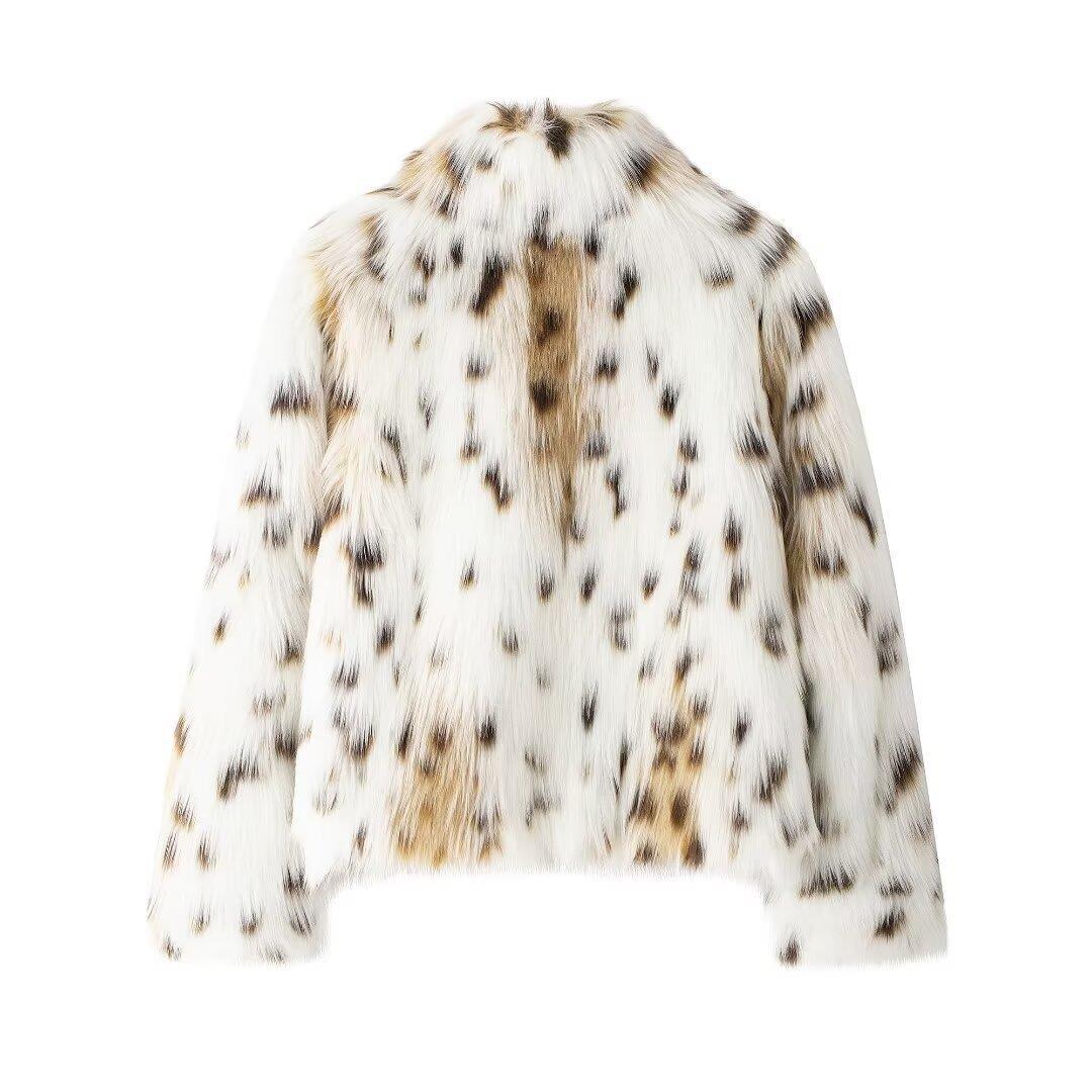 Women's Short Quilted Faux Fur Jacket with Leopard Spot Pattern and Stand-Up Collar Chichicherry