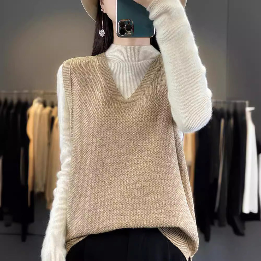 Women Oversized Knit Vest with Deep V-Neck and Fine Structure Chichicherry