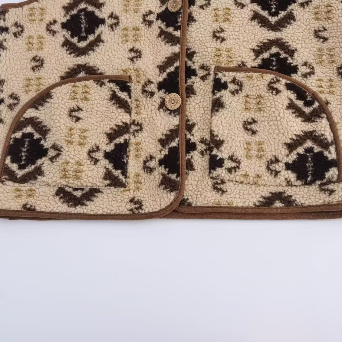 Women's patterned teddy vest in bouclé look with patch pockets Chichicherry