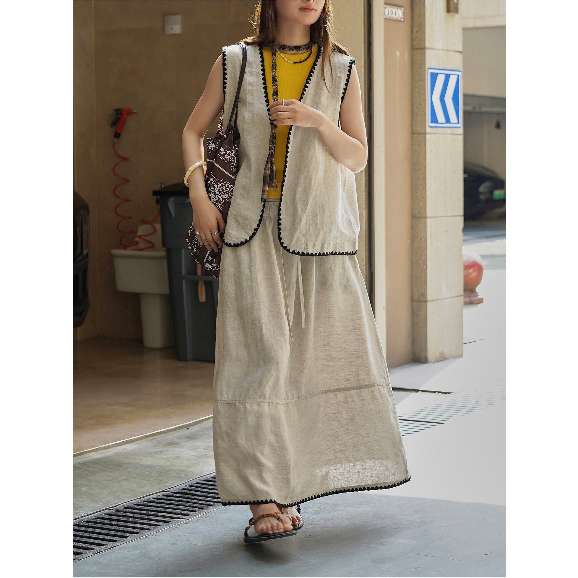 Women's maxi skirt made of linen blend with elastic drawstring waistband and zigzag trim Chichicherry