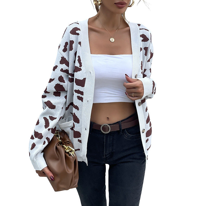 Women's fine knit cardigan with boxy fit, V-neck and animal jacquard pattern
