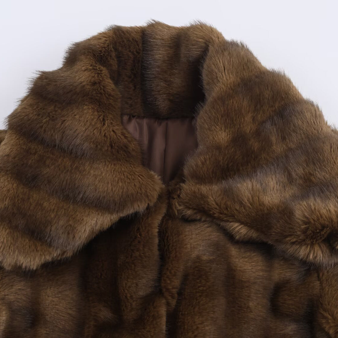 Women's Short Faux Fur Jacket with Voluminous Shawl Collar and Patch Pockets Chichicherry