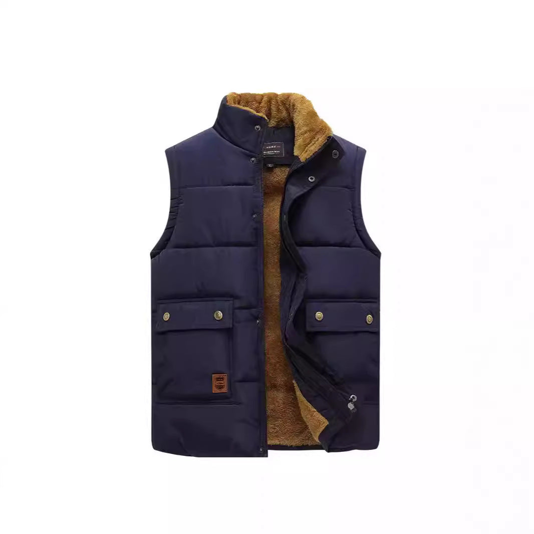 Men's sleeveless thermo quilted vest with cozy teddy inner lining and patch pockets