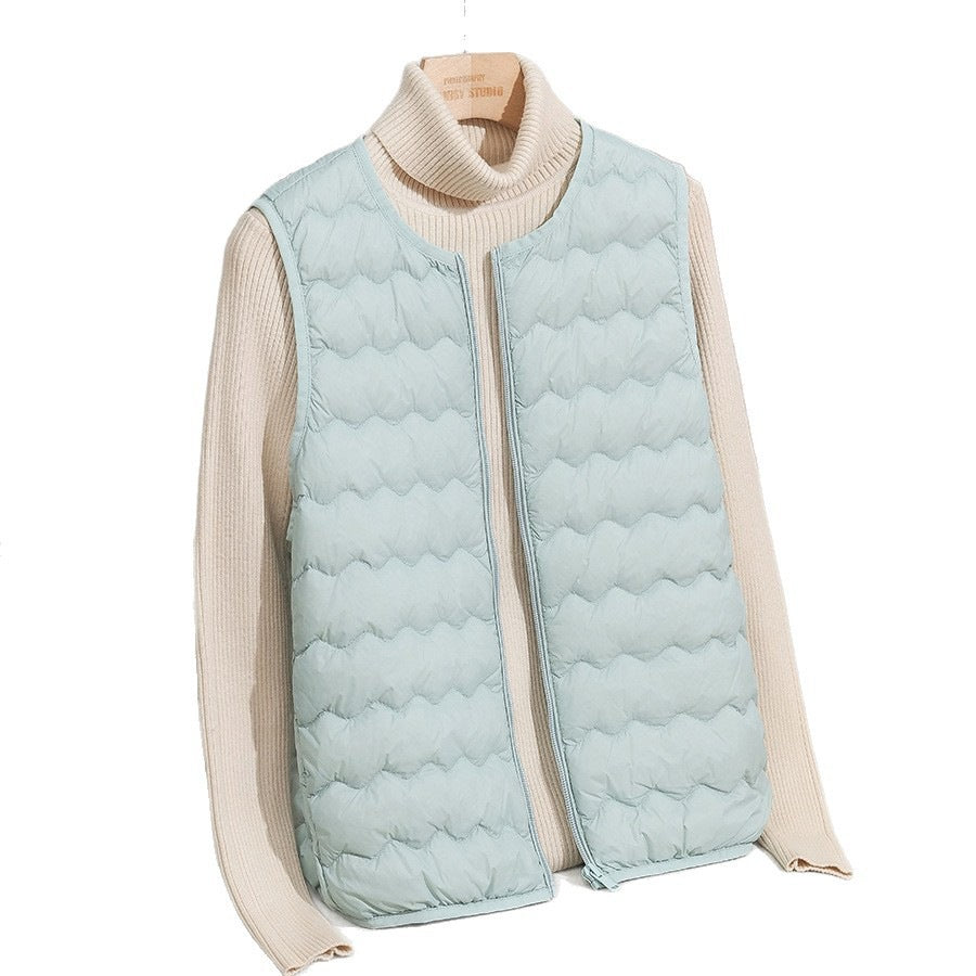 Women's lightweight padded vest without sleeves with zipper and wave quilting Chichicherry