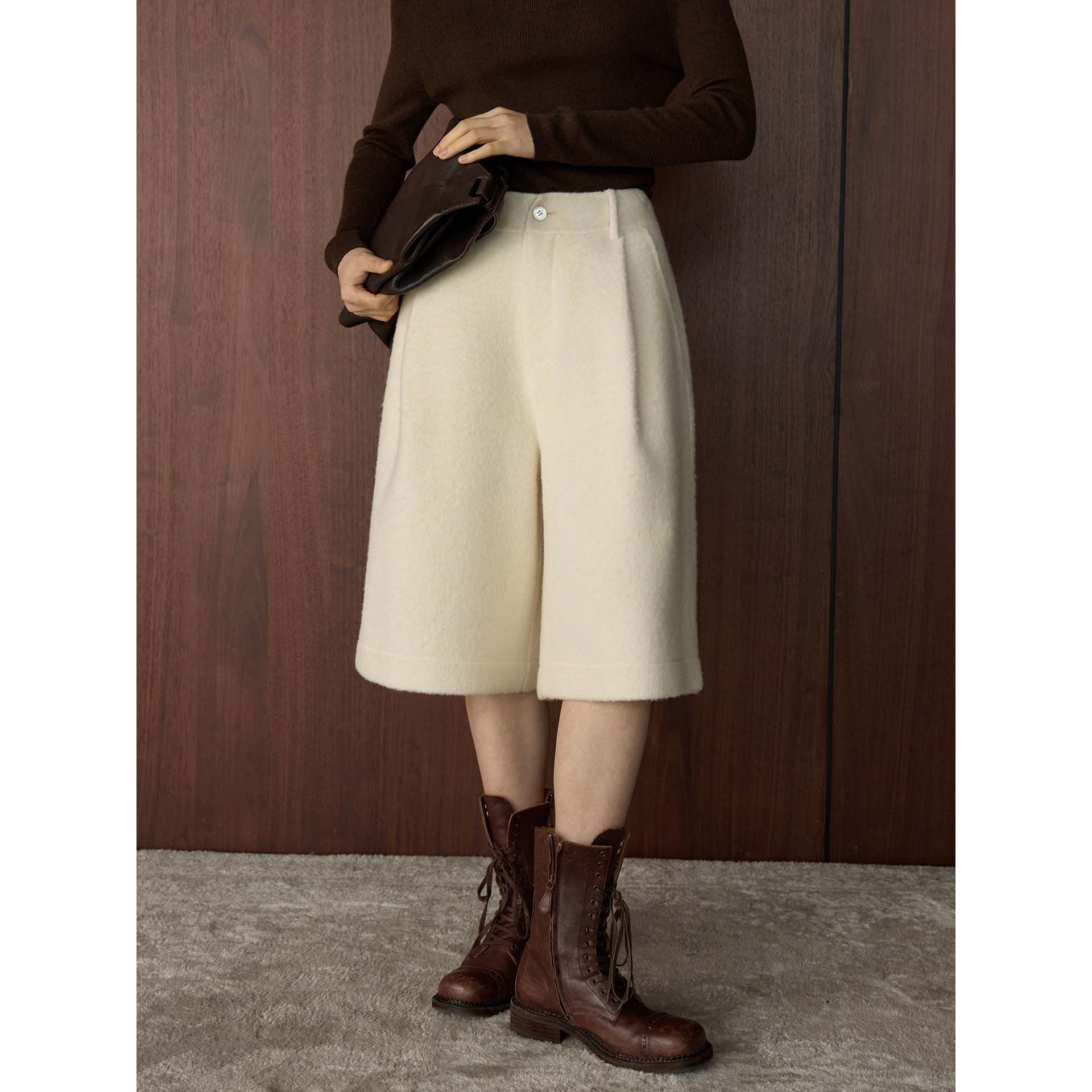 Ladies High-Waisted Wool Bouclé Bermuda Shorts with Pleats and Side Pockets Chichicherry