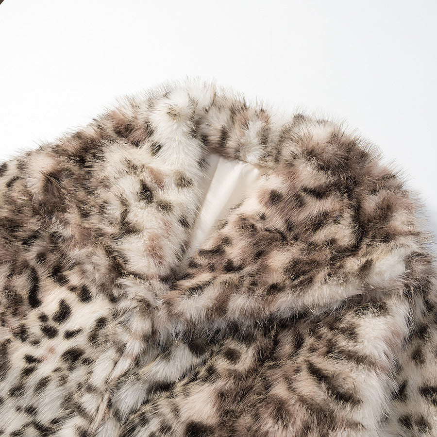 Women Short Cut Cozy Faux Fur Coat with Leopard Print and Stand-Up Collar Chichicherry