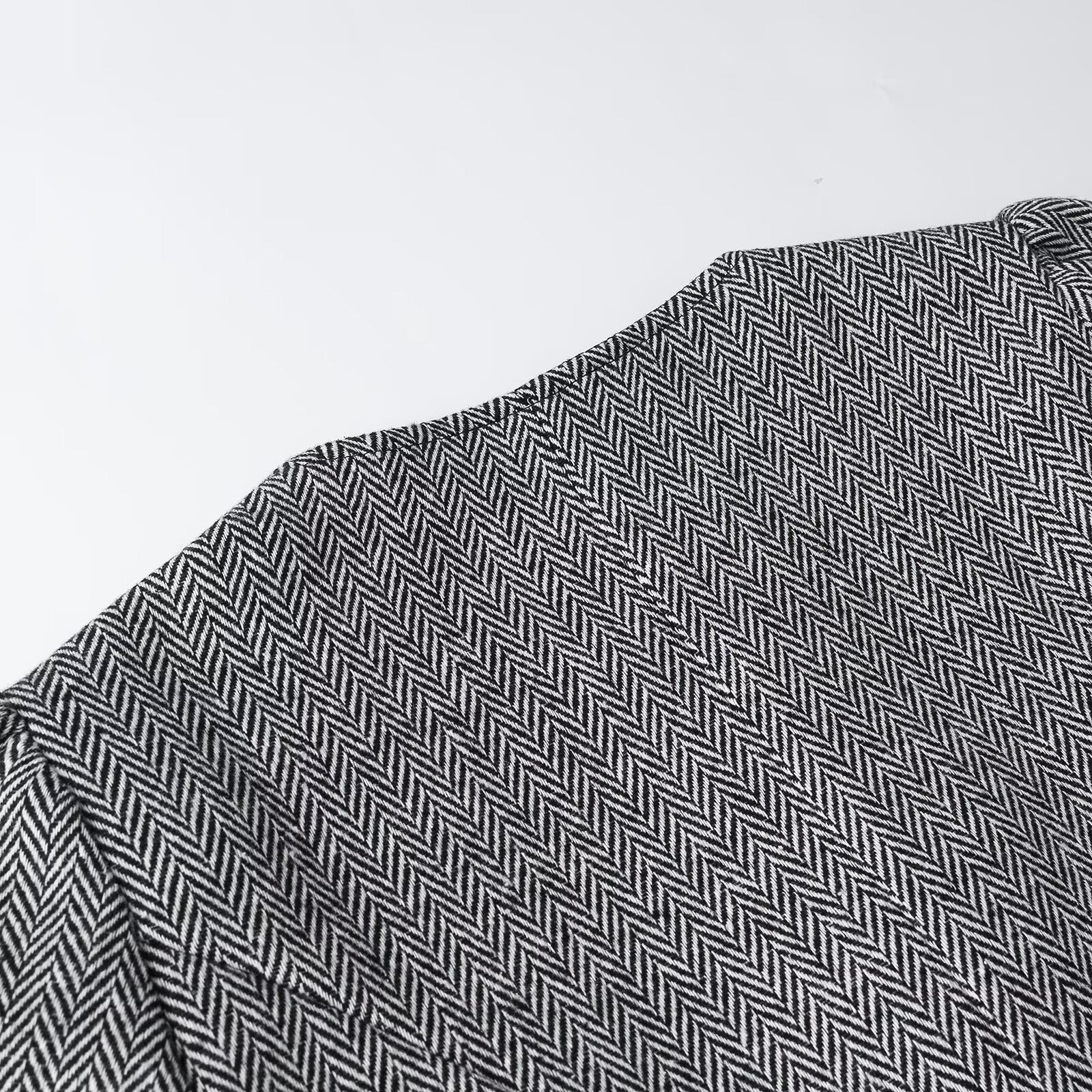 Women's short blazer with herringbone pattern, square neckline and decorative buttons Chichicherry