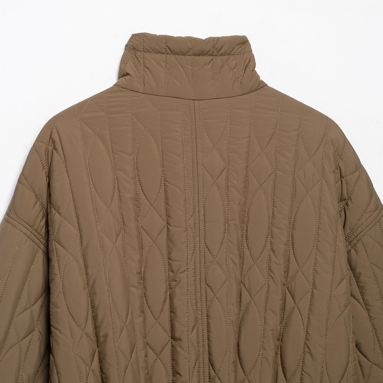 Women's short padded jacket with high stand collar, drawstring waist and oversized sleeves Chichicherry