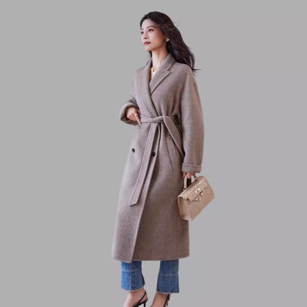 Women’s wool coat with tie belt and wide lapels Chichicherry