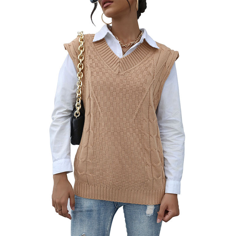 Women’s knitted vest with V-neck, cable pattern, and casual oversized silhouette Chichicherry