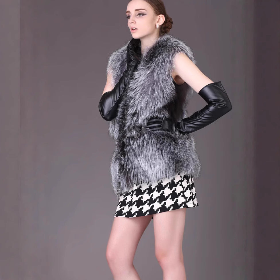 Ladies sleeveless faux fur vest with voluminous faux fur collar and tailored fit Chichicherry
