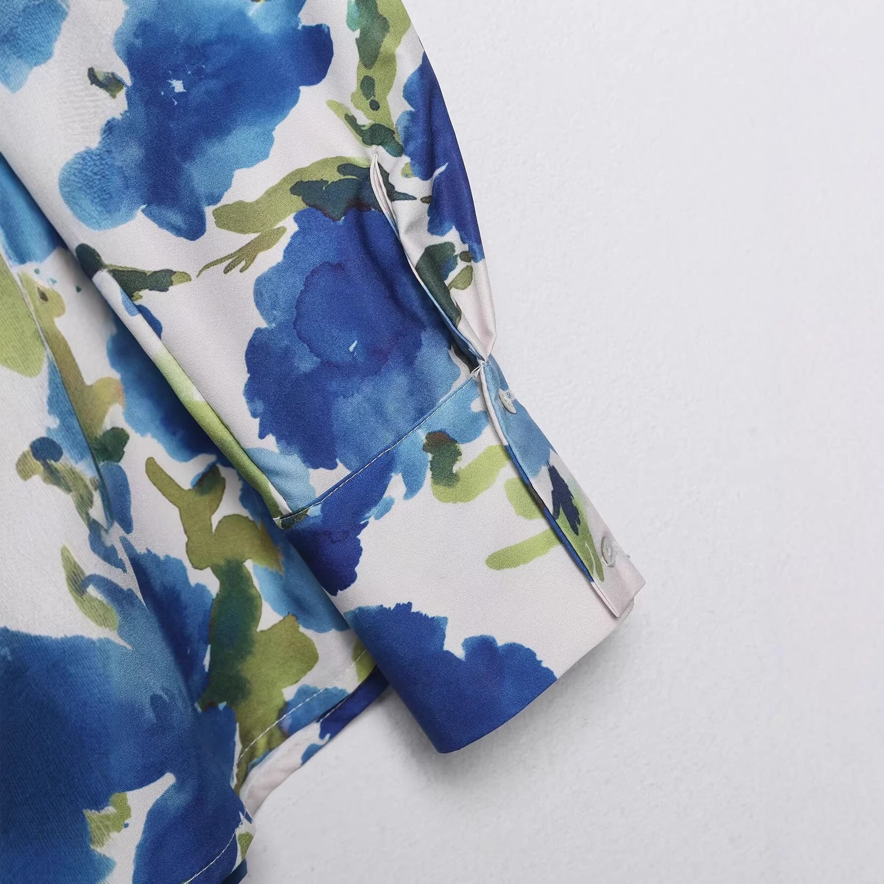 Women Loose-Fitting Silk-Like Blouse with Watercolor Print Chichicherry