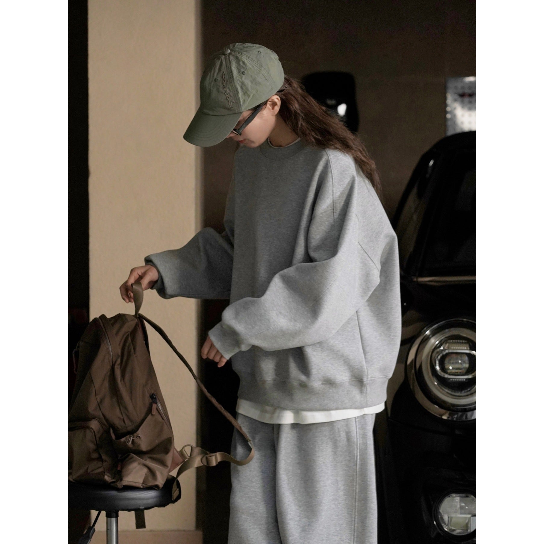 Women's Relaxed Sweat Pullover with Reinforced Crew Neck and Cotton Fleece Chichicherry