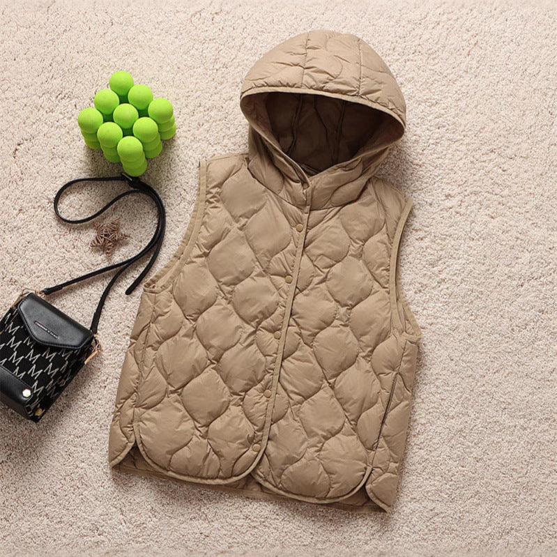 Women's ultra-light quilted hooded drop-stitched vest with tailored silhouette Chichicherry