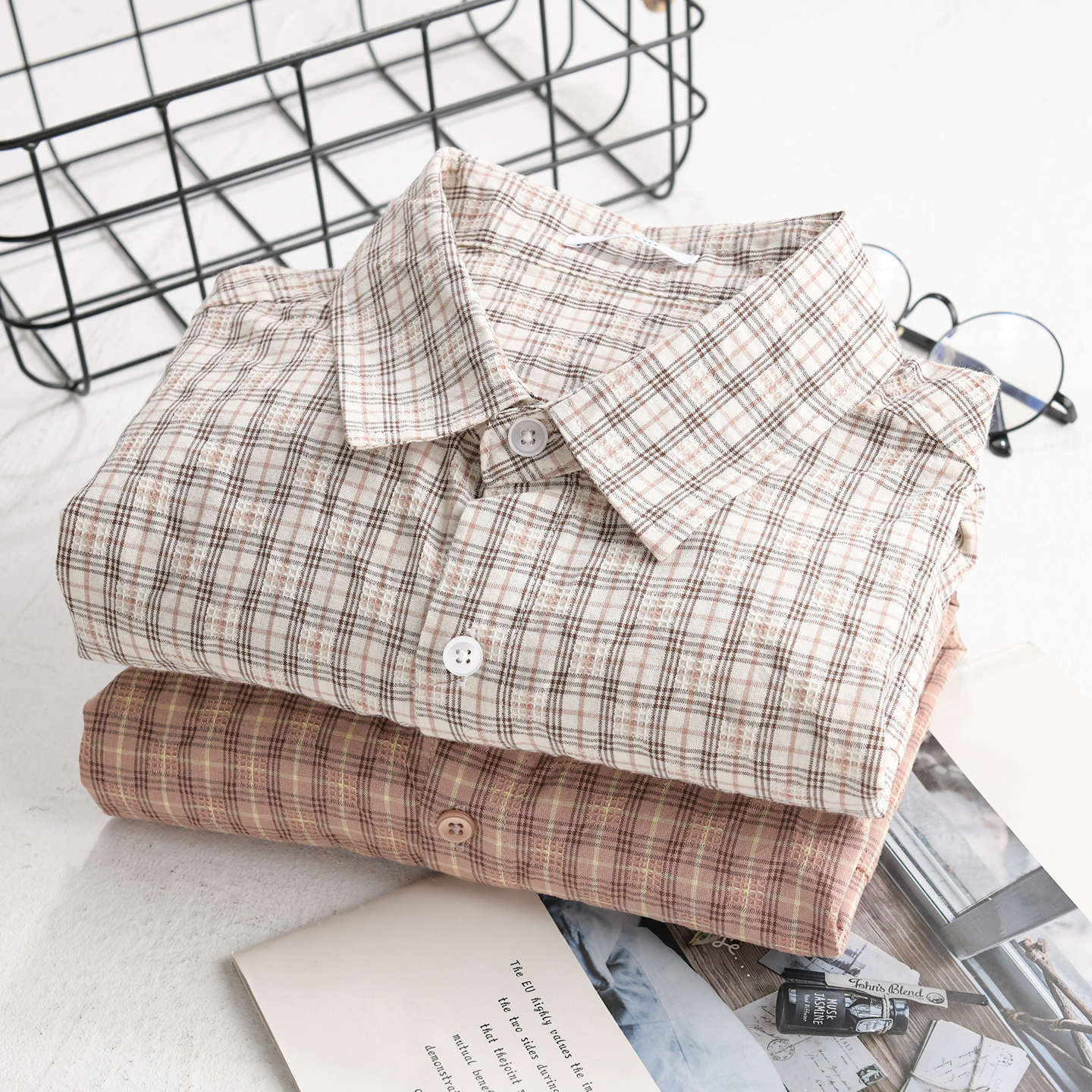 Men's Lightweight Checked Seersucker Shirt with Chest Pocket and Relaxed Fit Chichicherry