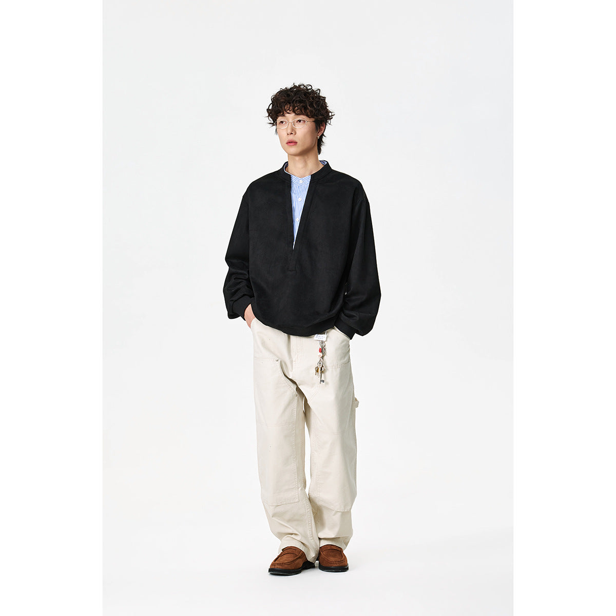 Unisex Oversize sweatshirt with deep V-neck and sewn-in shirt collar insert Chichicherry