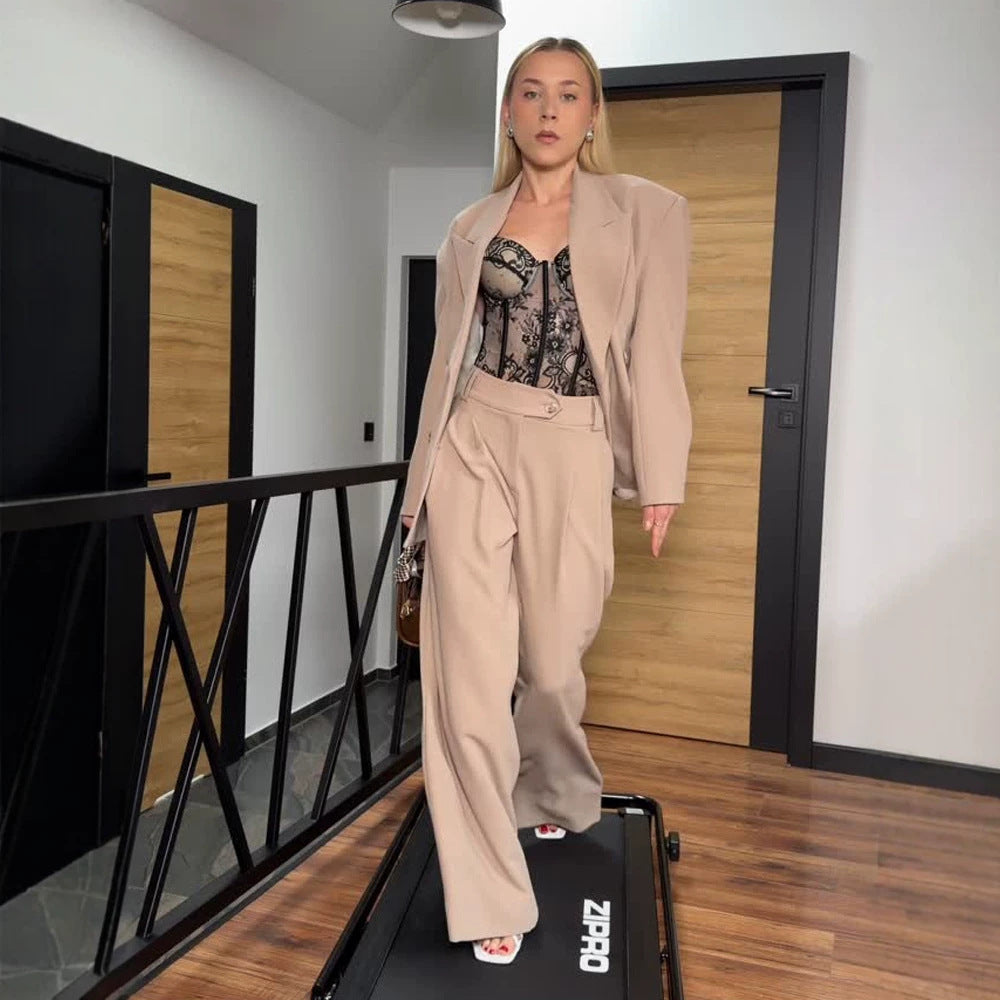 Ladies oversized blazer suit with sculptural shoulder, tailored single-button jacket and wide pleated trousers Chichicherry