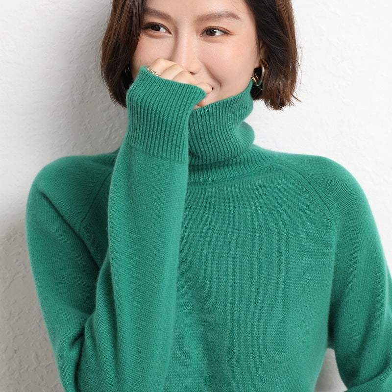 Women's Slim Turtleneck Sweater made of fine knit with raglan sleeves Chichicherry