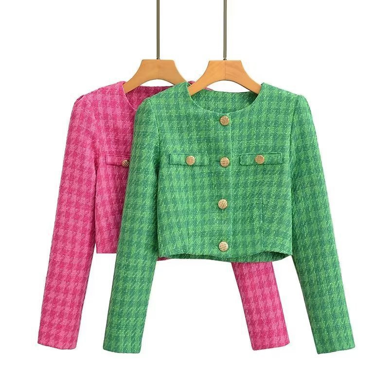 Women's short blazer made of bouclé tweed with a boxy cropped silhouette and collarless design Chichicherry