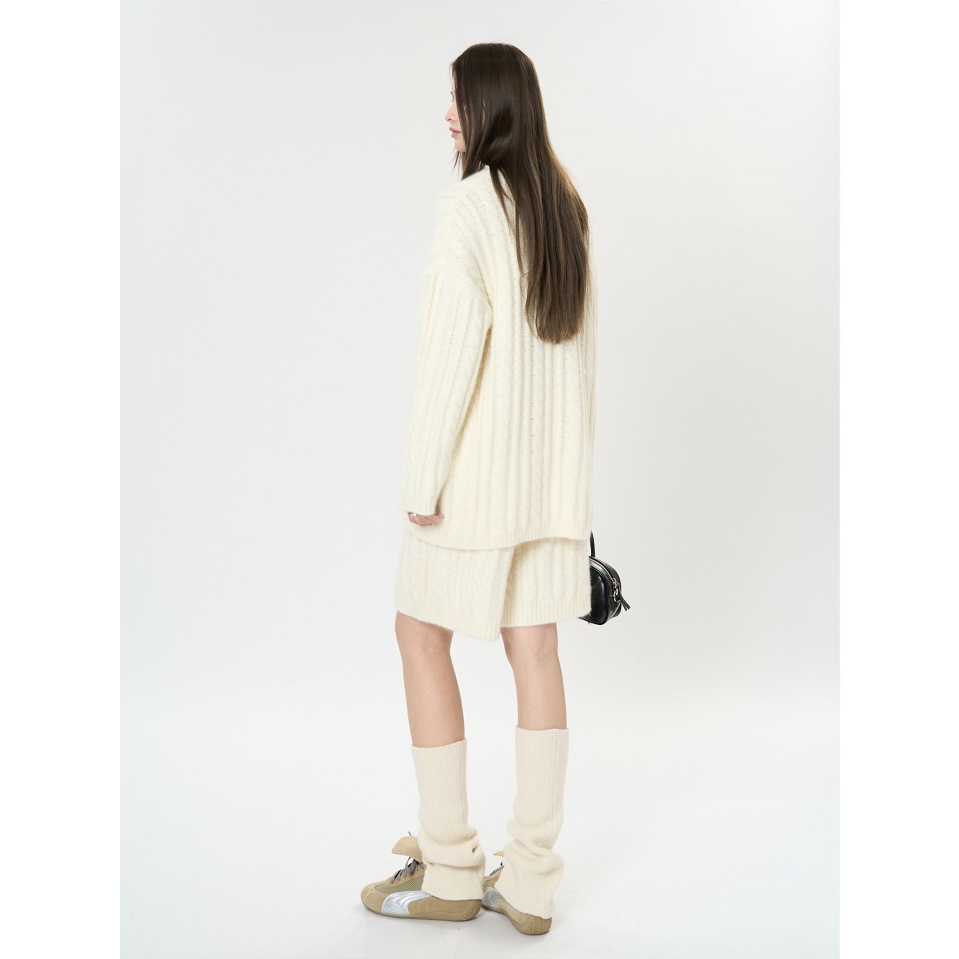 Women's Oversize Chunky Knit Sweater with Cable Pattern and Boxy Silhouette Chichicherry