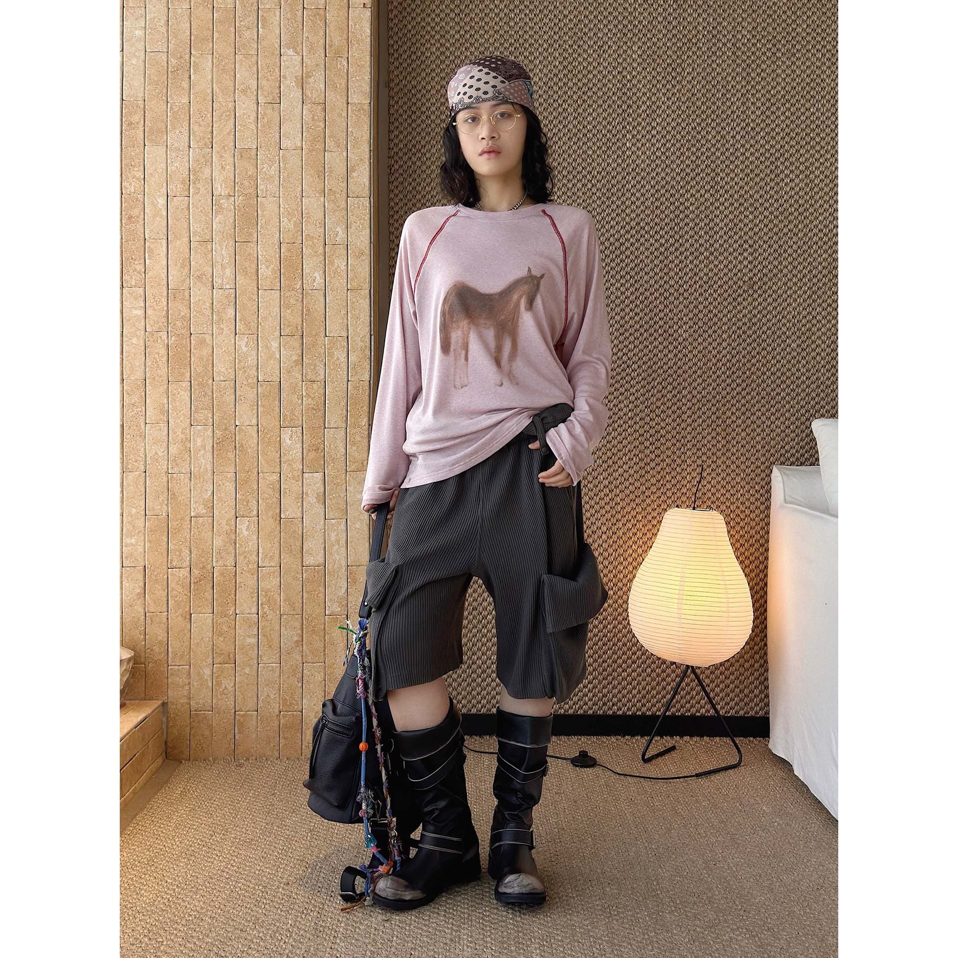 Women's soft printed sweatshirt with raglan sleeves and horse motif Chichicherry