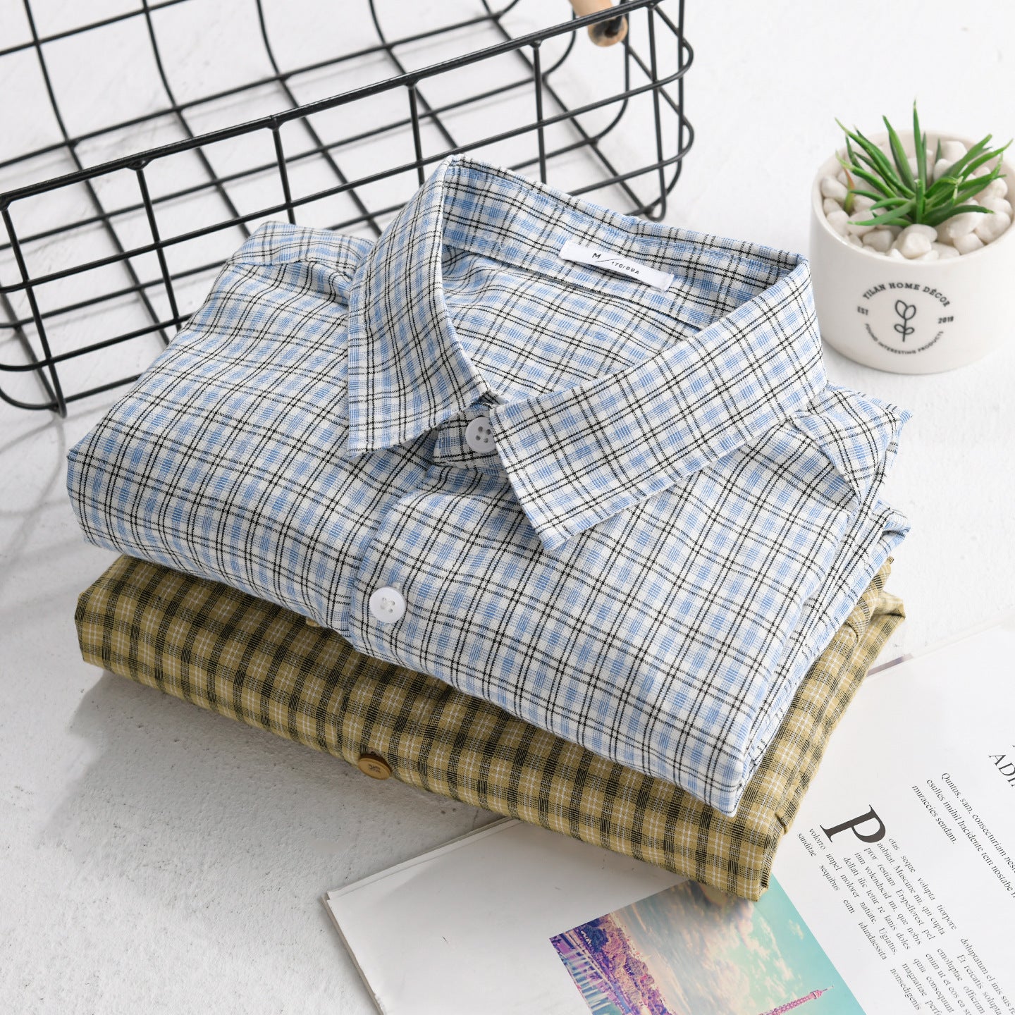 Men's Fine Checkered Pattern Layering Shirt made of Cotton Poplin with Chest Pocket and Relaxed Hem Chichicherry