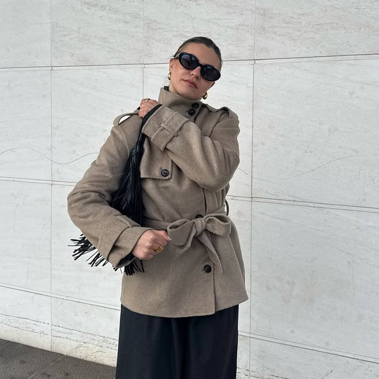 Women's short trench coat with belt and stand-up collar Chichicherry