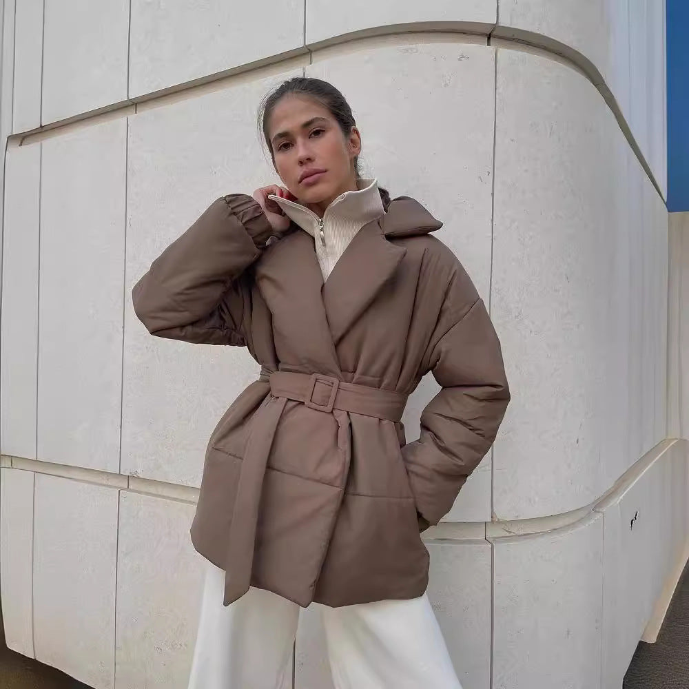 Damen Wattierte Taillierte Steppjacke mit Gürtel und Kapuze Chichicherry