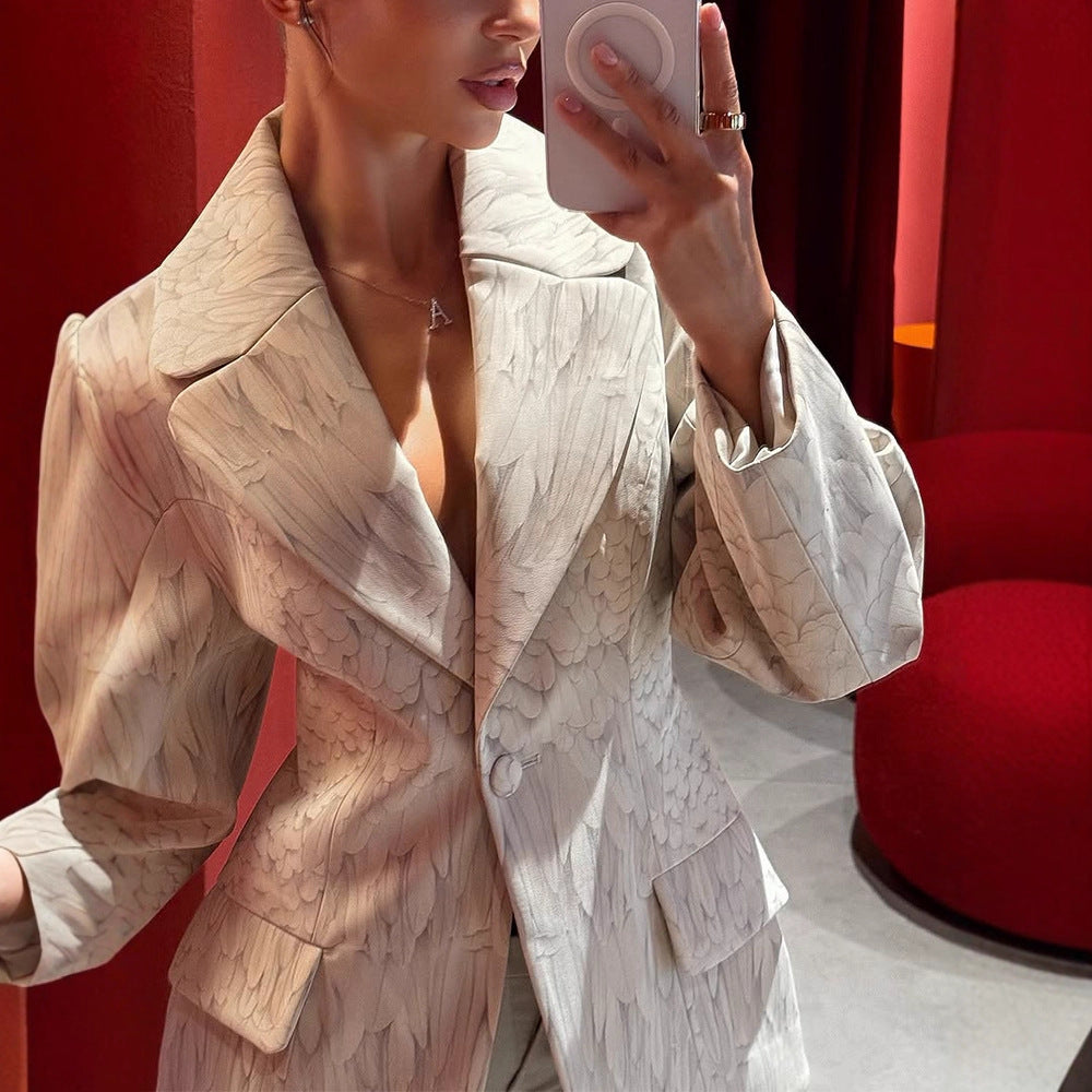Women's Fitted Blazer with Feather Structure and Distinctive Shoulder Area Chichicherry