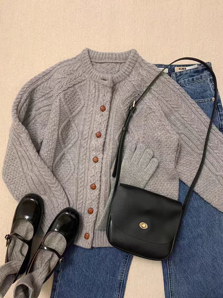 Women's knit cardigan in Aran style with braid and pearl pattern as well as wooden button placket Chichicherry