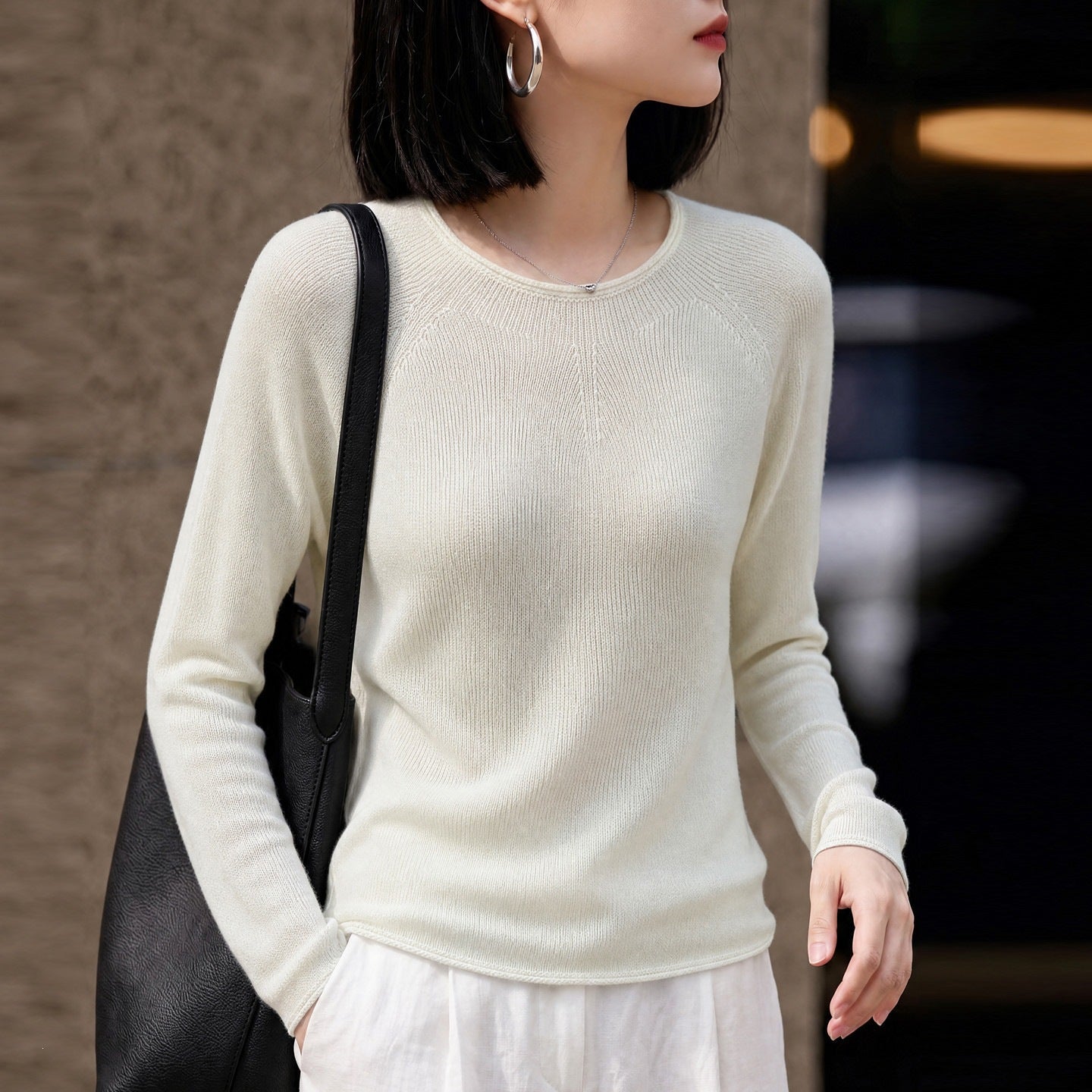 Women Light Round Neck Sweater in Cashmere-Look with Raglan Sleeves Chichicherry