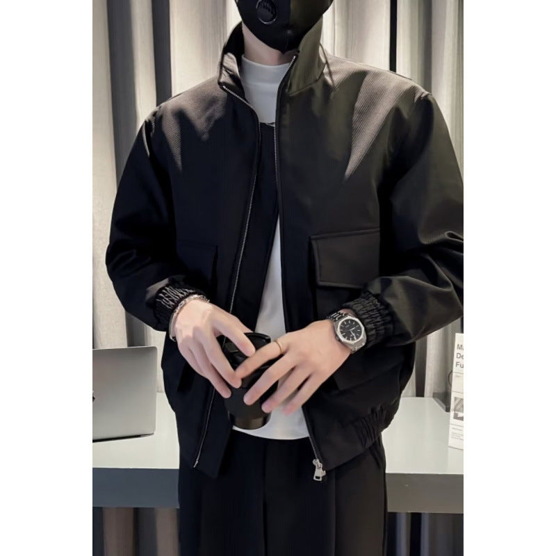 Herren Leichte Tech-Bomberjacke mit Stehkragen, großer Klappbrusttasche und elastischem Saum Chichicherry