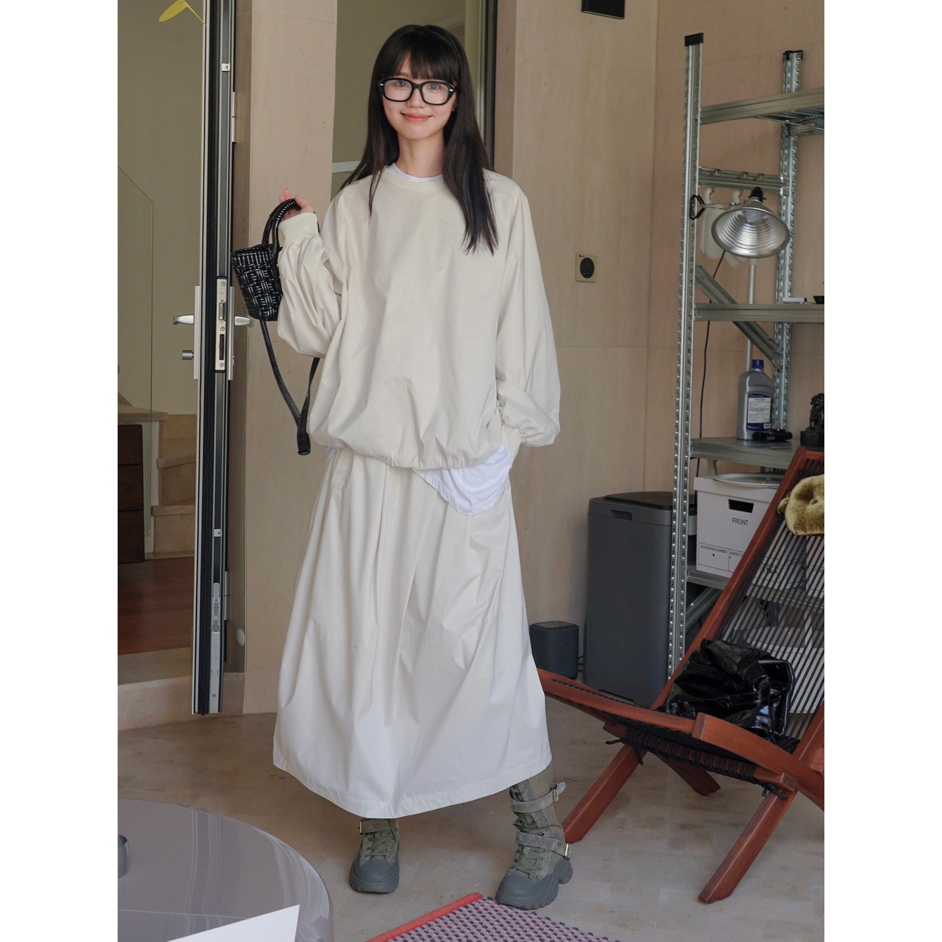 Women's Oversize Rain and Wind Pullover with Water-Repellent Surface and Elastic Hem Chichicherry