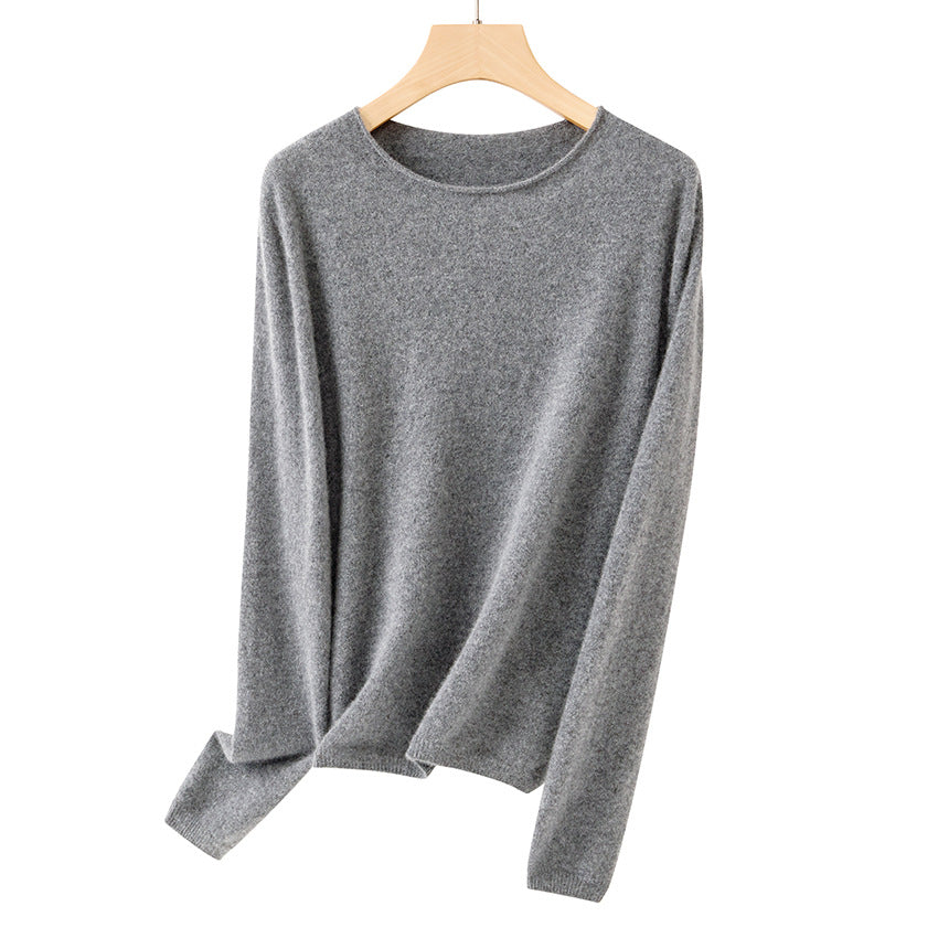 Women Fine Crew Neck Sweater made of Cashmere Blend with Slight Oversize Cut Chichicherry