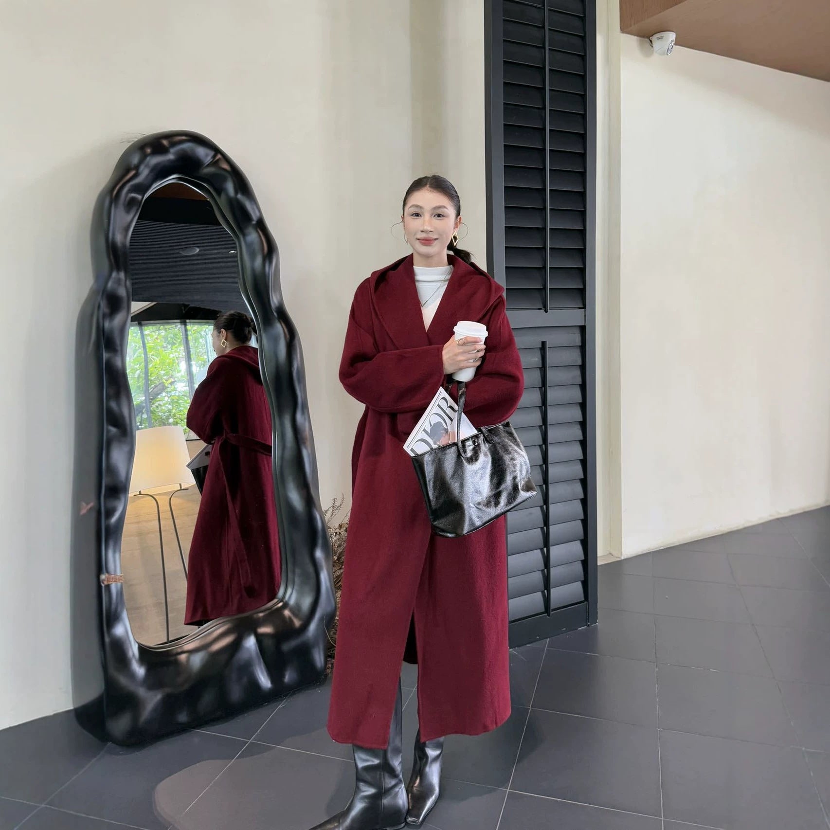 Women Oversize Wool Coat with Shawl Collar and Concealed Button Placket Chichicherry