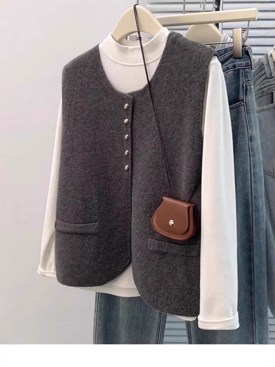 Women Short-Cut Sleeveless Knit Vest with Bead Button Placket and Patch Pockets Chichicherry