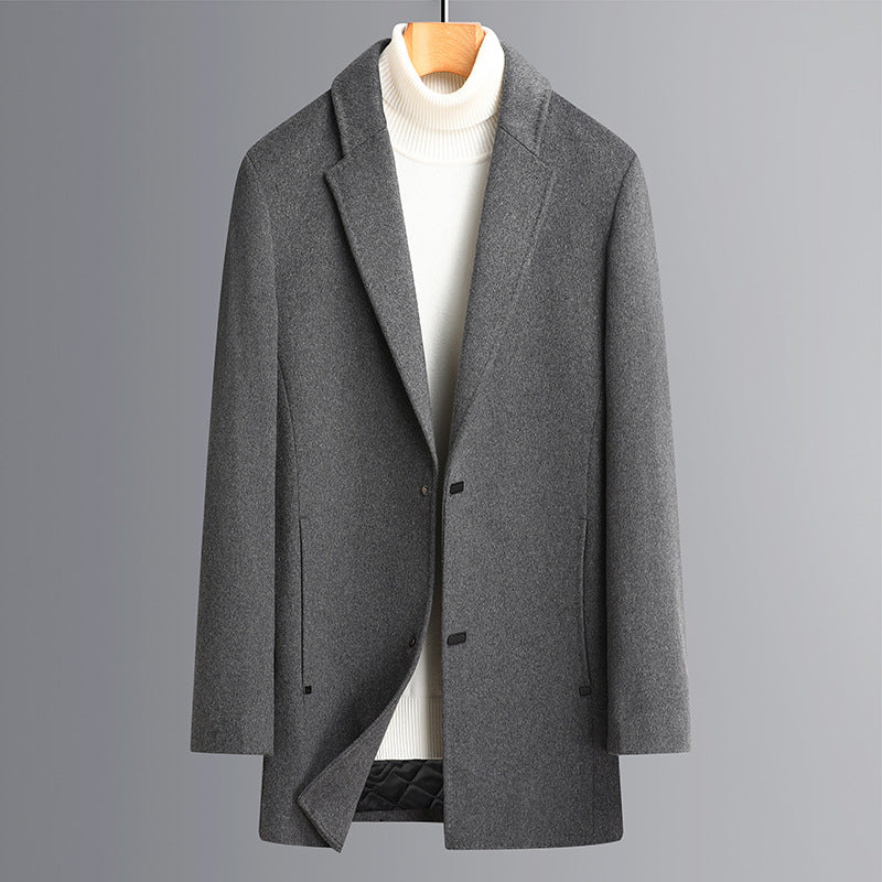Men's short coat made of high-quality wool blend with subtle interior lining and slim fit Chichicherry